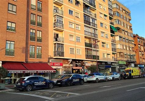 mujer se tira por la ventana valladolid|Muere una mujer en Valladolid al precipitarse por la ventana de。